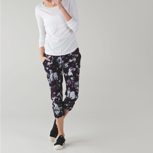 Lululemon Tranquil Crop Kara Blossom Multi | Retired Edition Size 8 - Picture 3 of 11